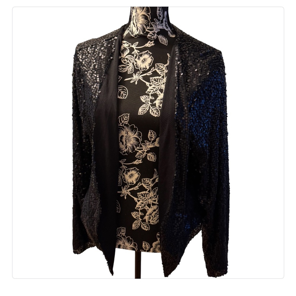 Torrid size 2 fits 14-16 black open waterfall front sequin Jacket NWOT